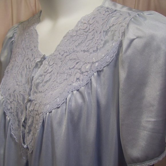Vassarette Blue Waltz Robe and Nightgown Set NWOT - Picture 4 of 4